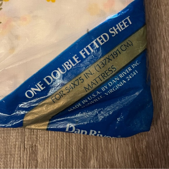 Vintage Dan River Dantrel Full Size Fitted Yellow Flowers Sheet. - Picture 5 of 5